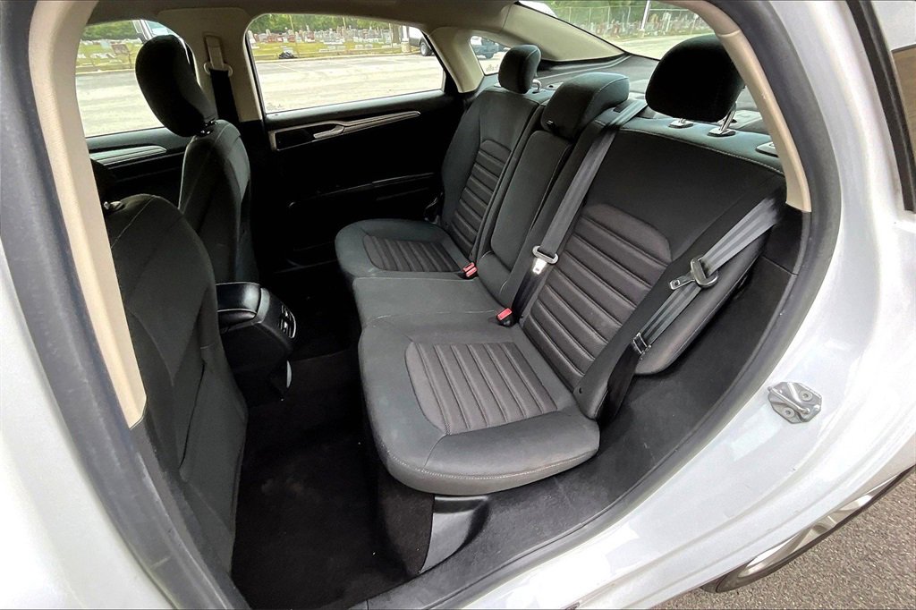 Certified 2019 Ford Fusion SE image 24