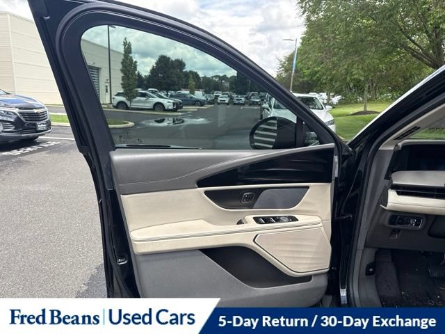 Used 2024 Lincoln Nautilus Premier AWD/4WD image 13