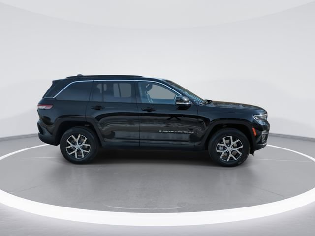 Used 2024 Jeep Grand Cherokee Limited image 9