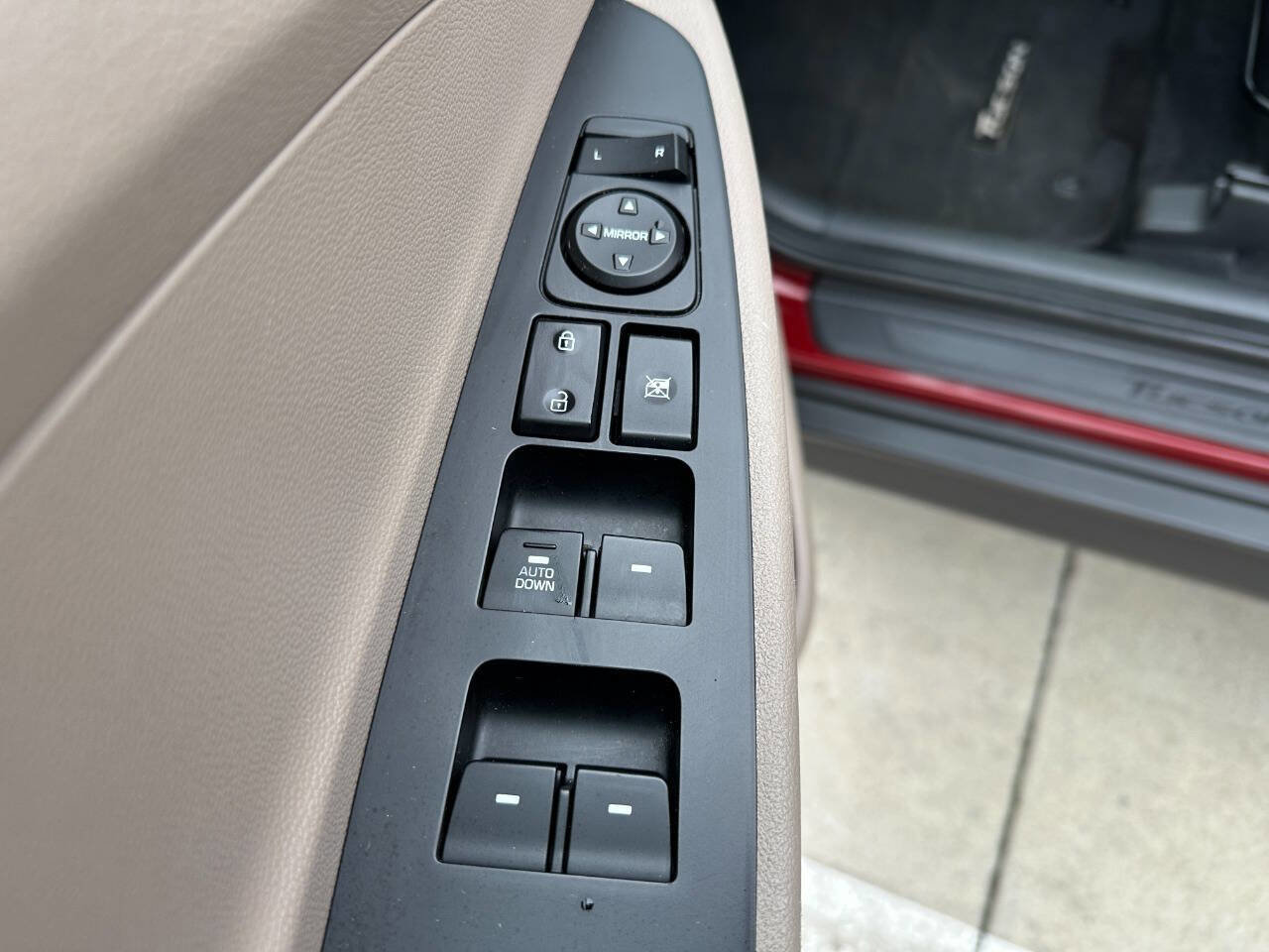 Used 2020 Hyundai Tucson SE image 23