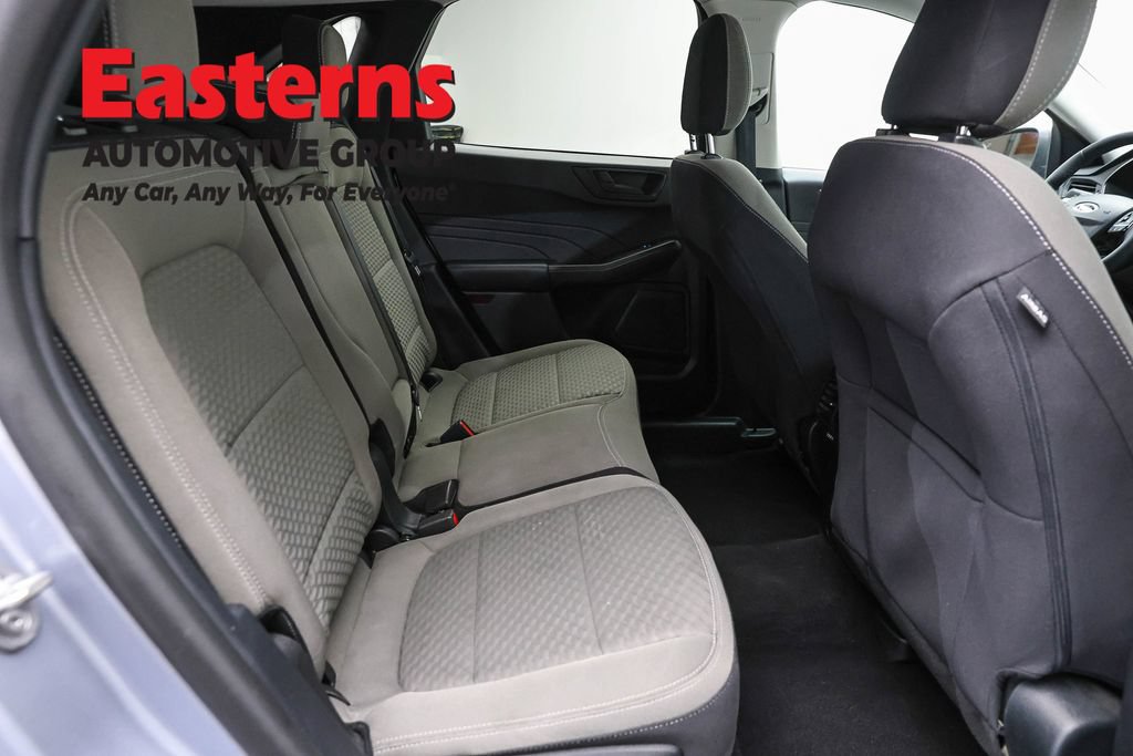 Used 2022 Ford Escape SE w/ Convenience Package FWD image 24