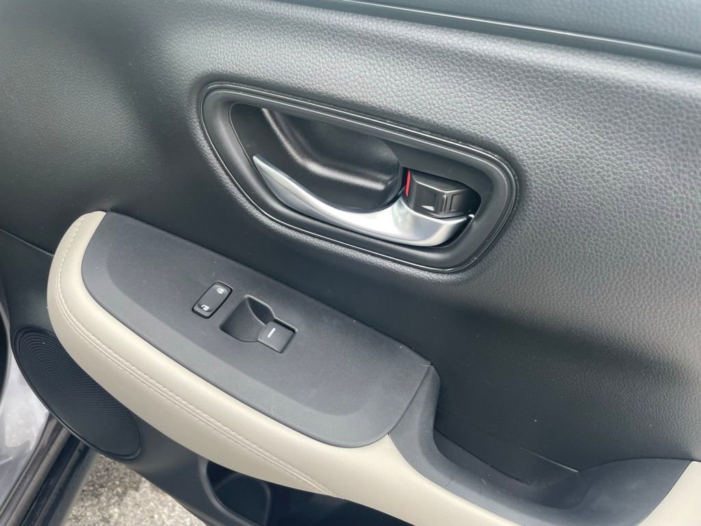 Used 2025 Honda HR-V LX image 27