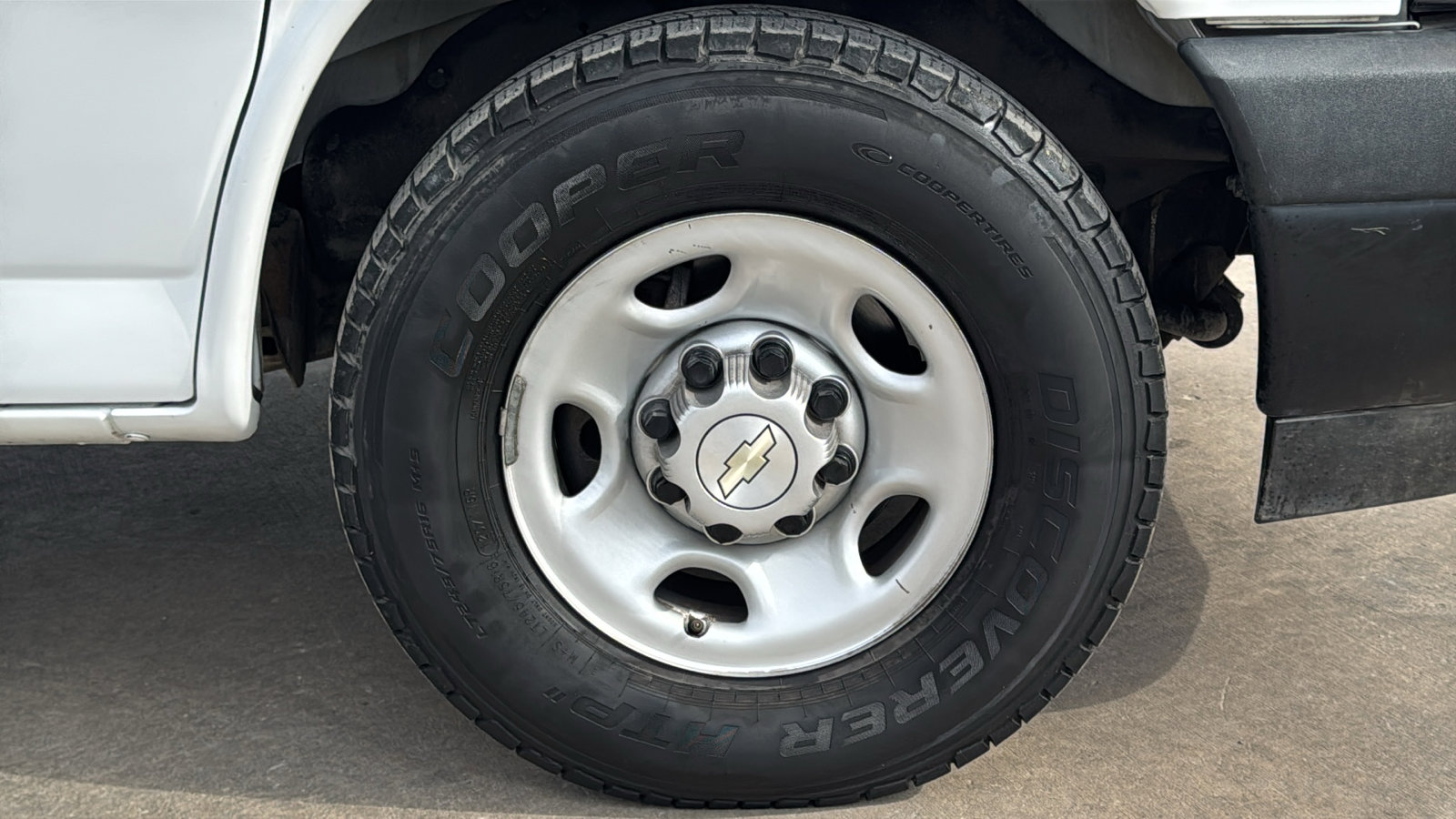 Used 2021 Chevrolet Express 2500 w/ Driver Convenience Package image 27