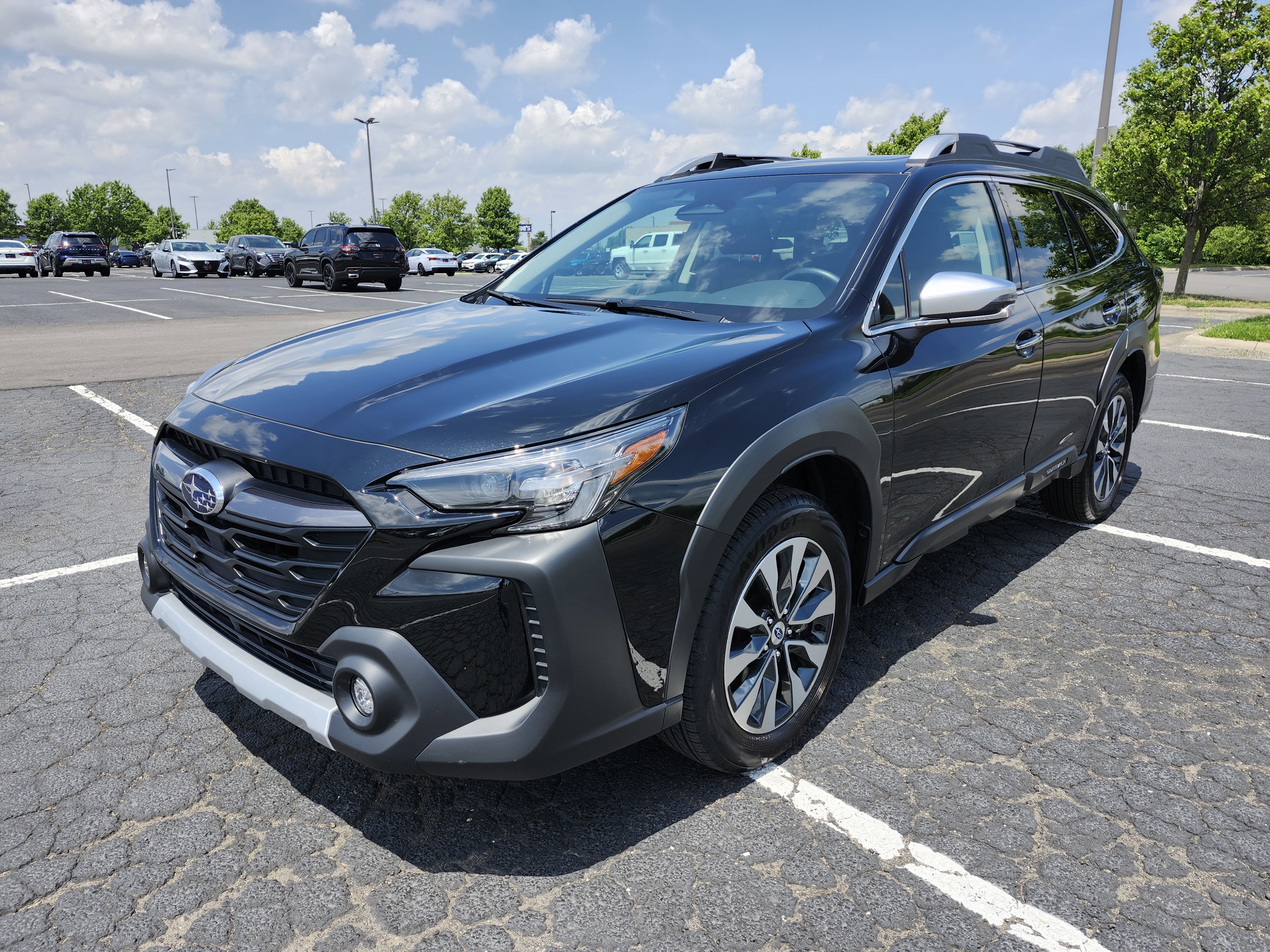 Used 2025 Subaru Outback Touring AWD/4WD image 14