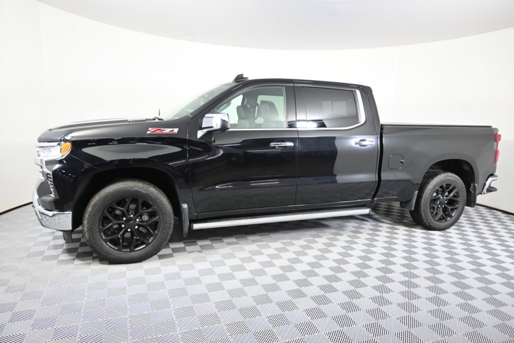 Used 2022 Chevrolet Silverado 1500 LTZ w/ Technology Package image 2