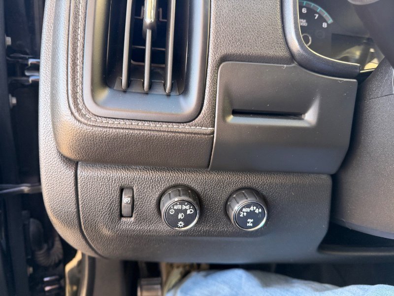 Used 2018 GMC Canyon SLE image 6