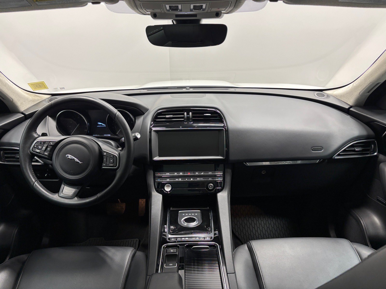 Used 2020 Jaguar F-PACE Premium AWD/4WD image 32