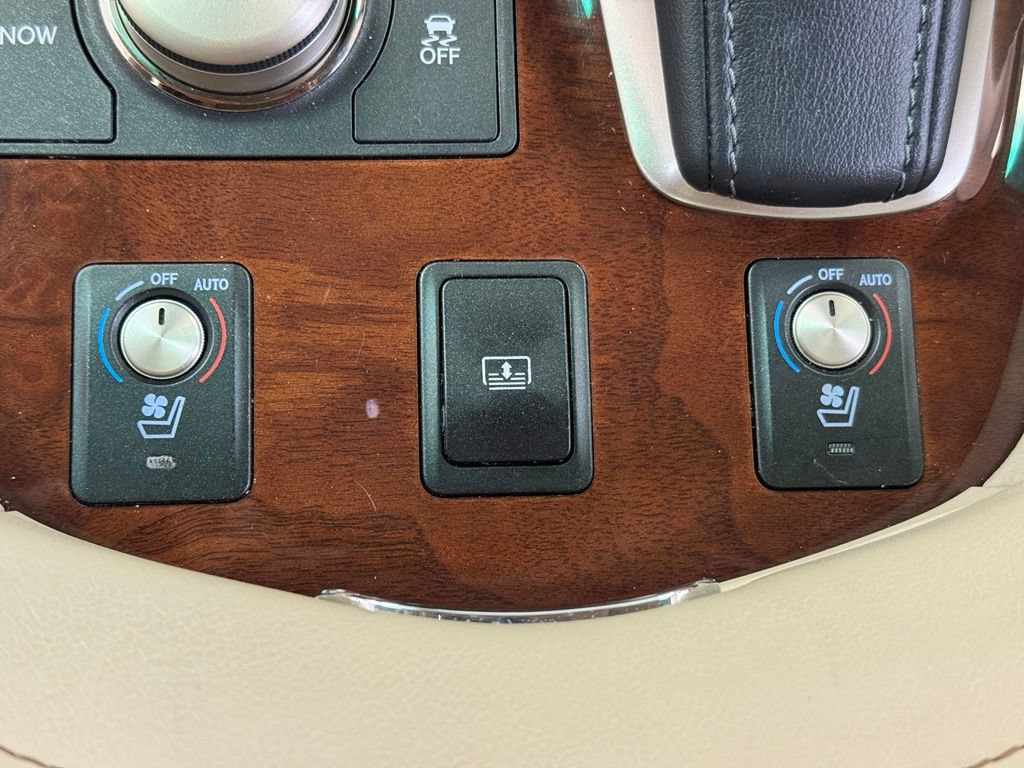 Used 2013 Lexus LS 460 AWD w/ Comfort Pkg image 48