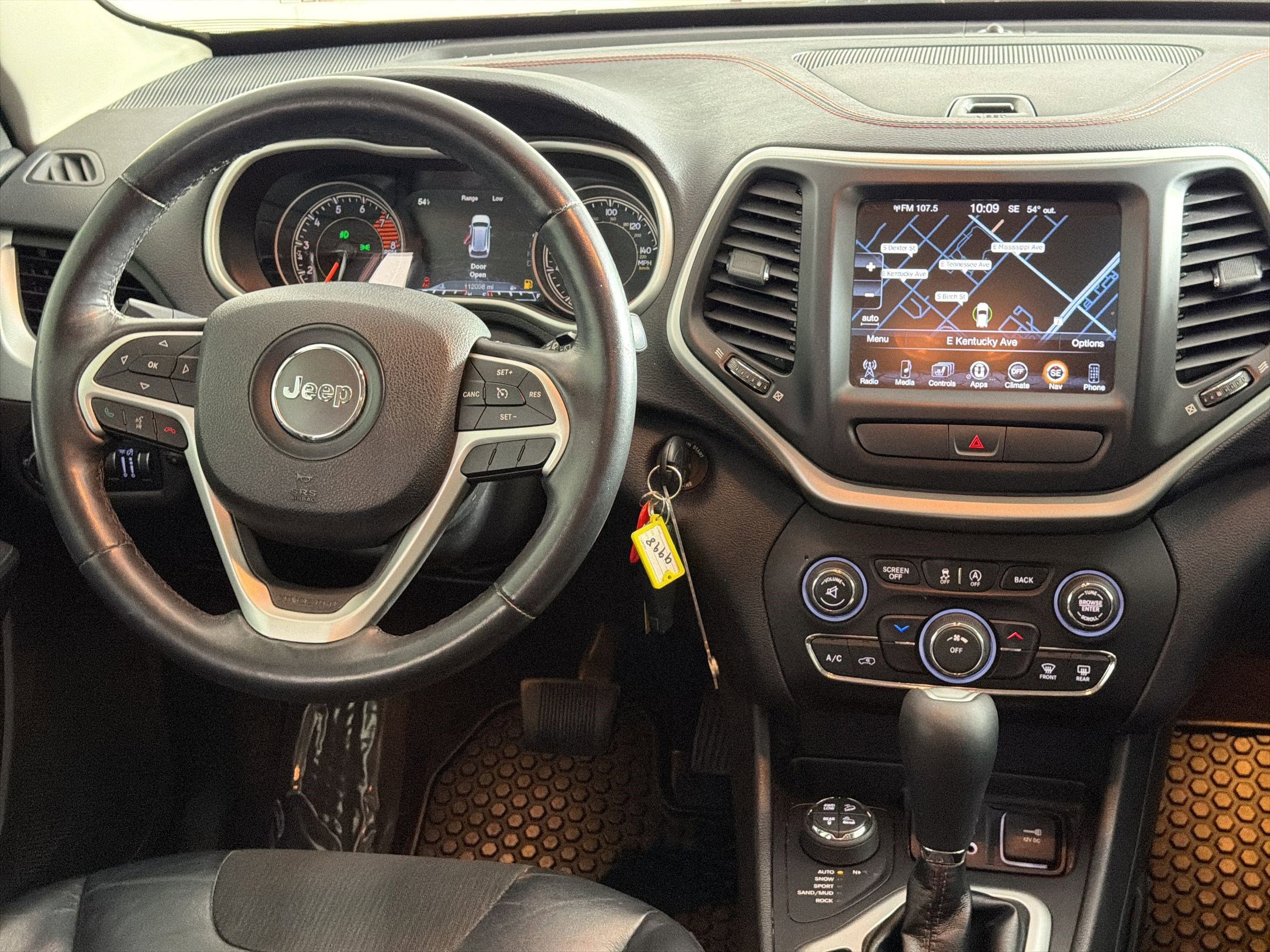 Used 2016 Jeep Cherokee Trailhawk w/ Cold Weather Group image 26