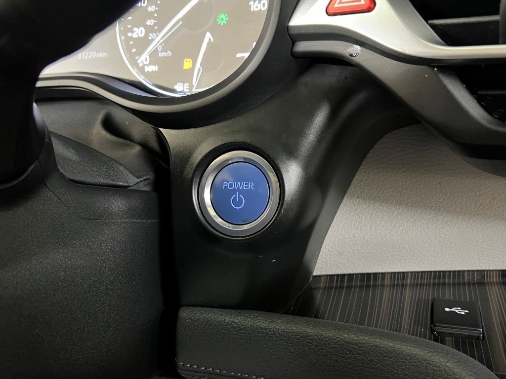 Used 2023 Toyota Sienna Limited image 47