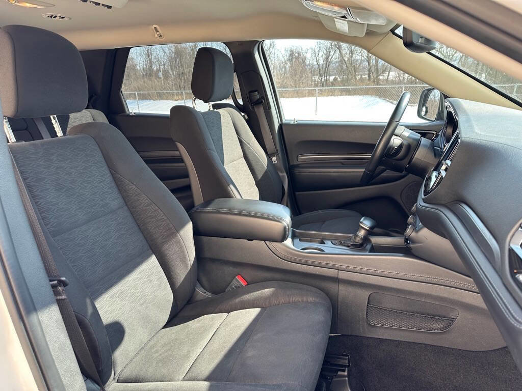 Used 2022 Dodge Durango SXT AWD/4WD image 16