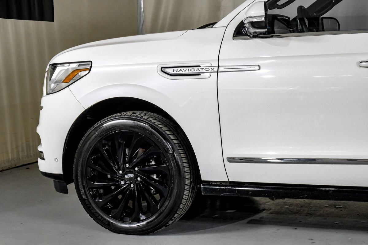 Used 2020 Lincoln Navigator L Reserve w/ Equipment Group 208A Reserve image 12