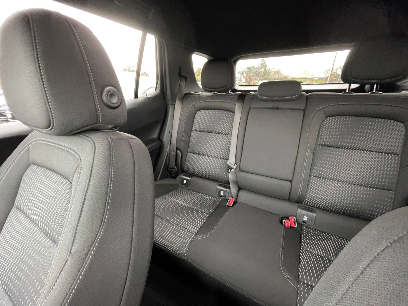 Used 2025 Chevrolet Equinox LT image 38