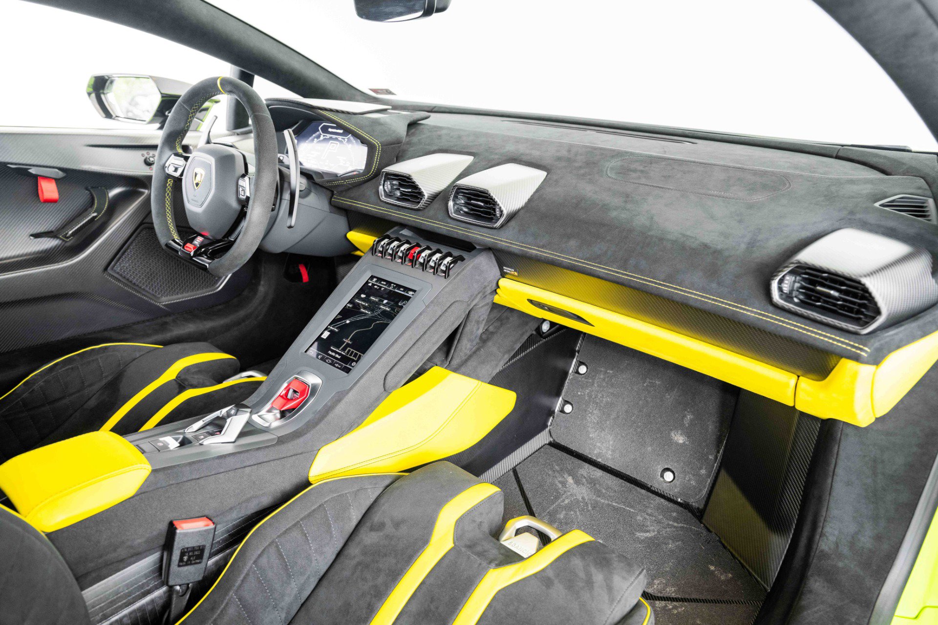 Used 2022 Lamborghini Huracan STO image 18