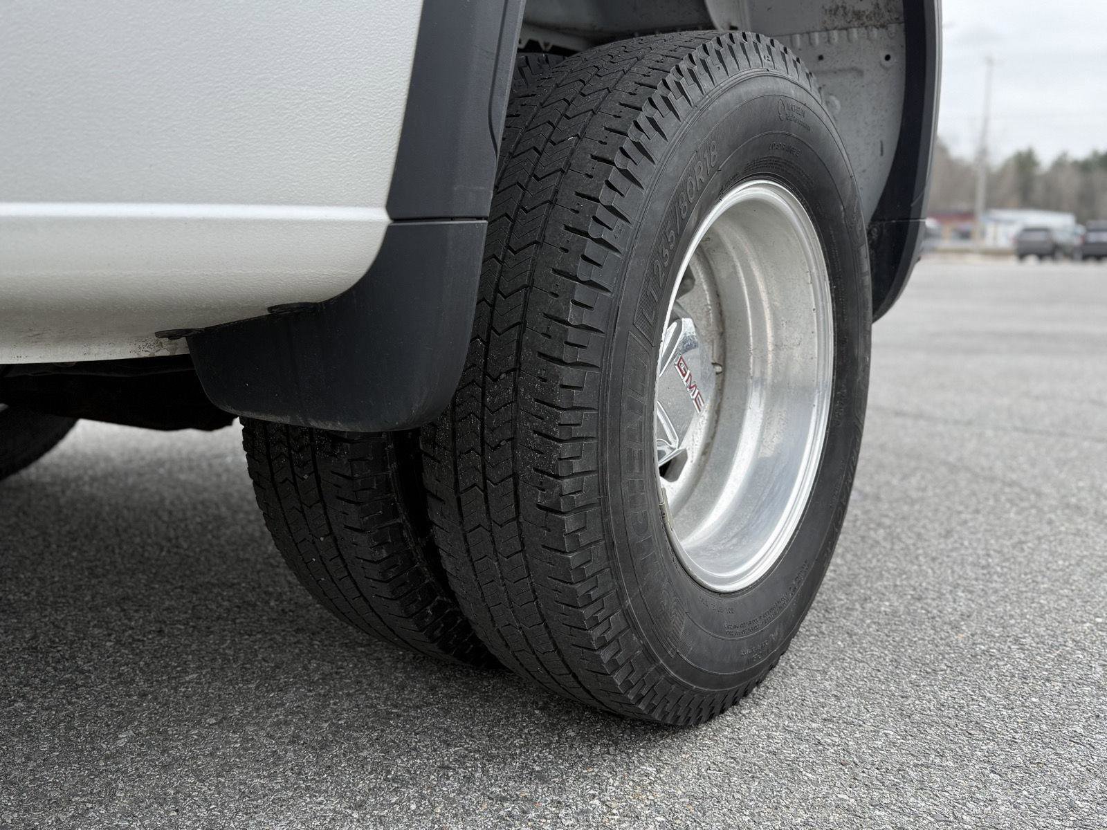 Certified 2025 GMC Sierra 3500 SLT w/ SLT Premium Package image 12