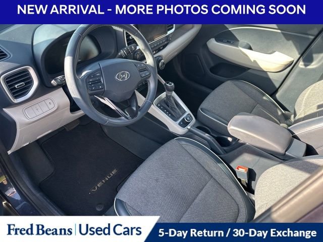 Certified 2023 Hyundai Venue Limited w/ Cargo Package image 16