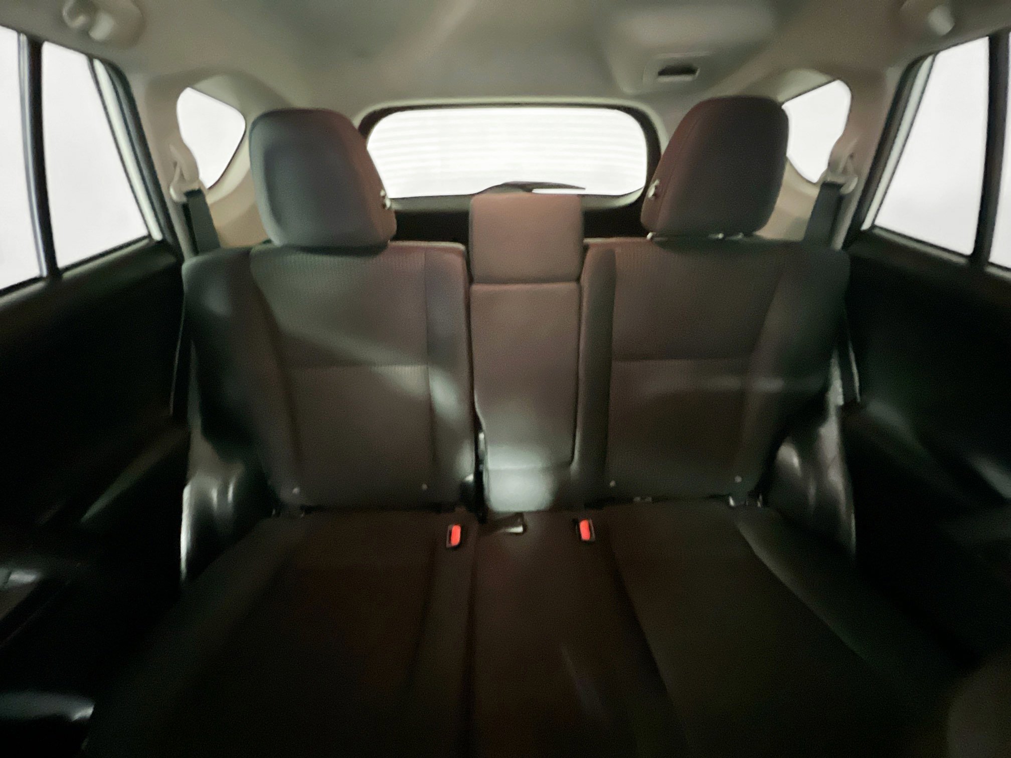 Used 2018 Toyota RAV4 LE image 30