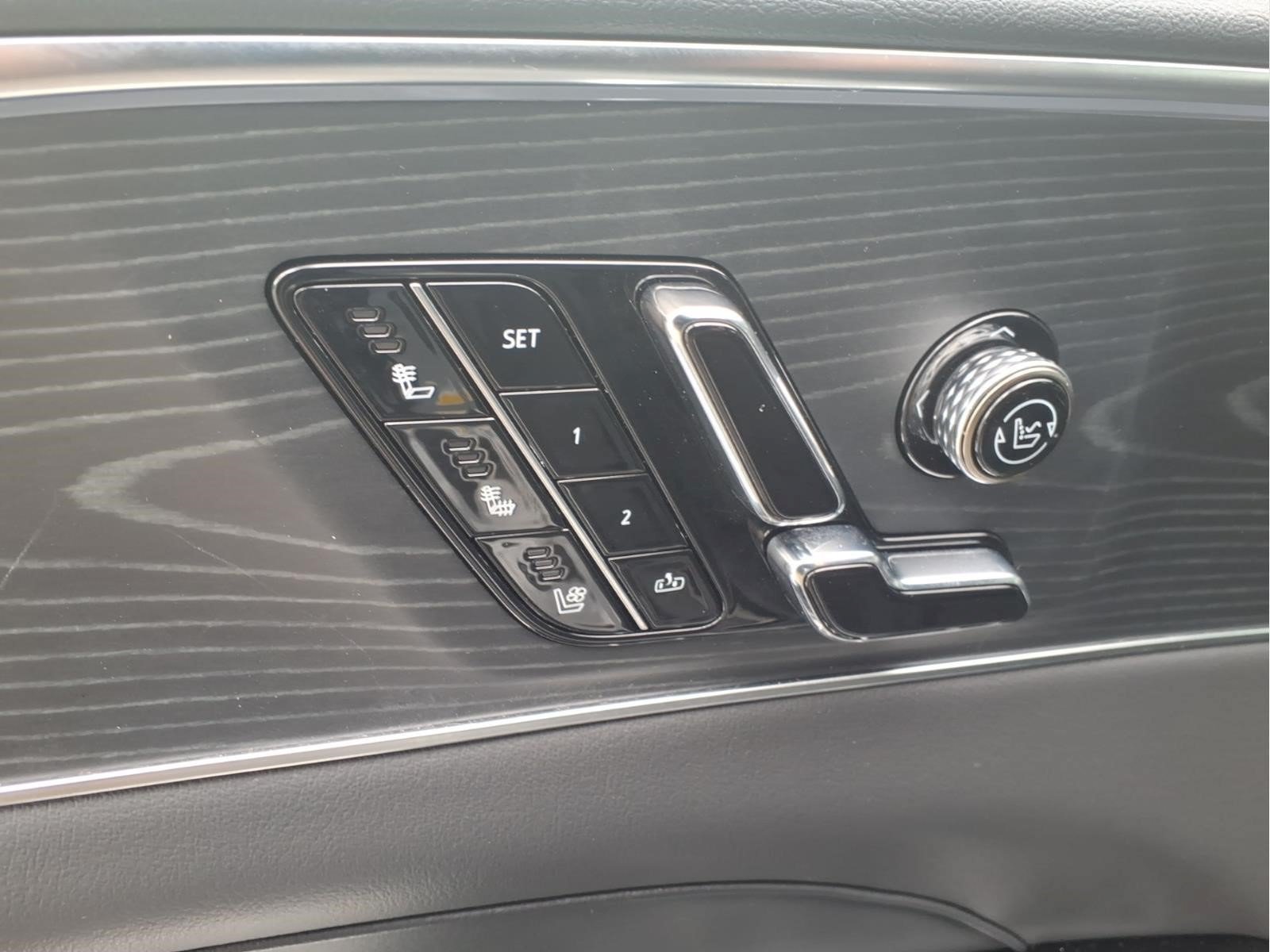 Used 2026 Cadillac Lyriq V AWD/4WD image 14