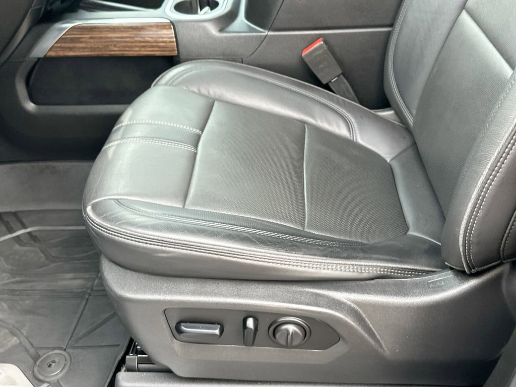 Used 2020 Chevrolet Silverado 1500 High Country w/ Technology Package AWD/4WD image 18