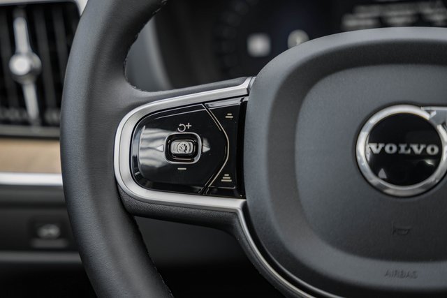 New 2026 Volvo XC60 B5 Plus w/ Protection Package Premier image 27