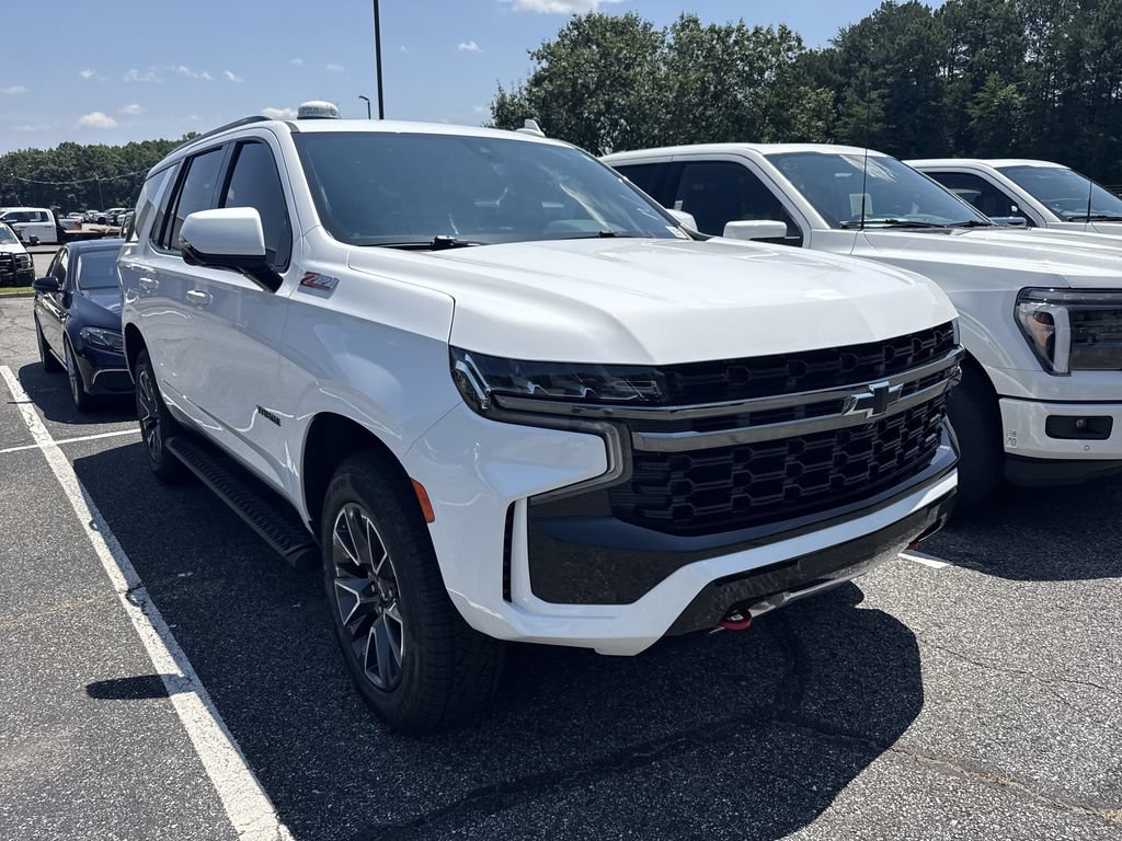 Used 2022 Chevrolet Tahoe Z71 w/ Luxury Package AWD/4WD image 2