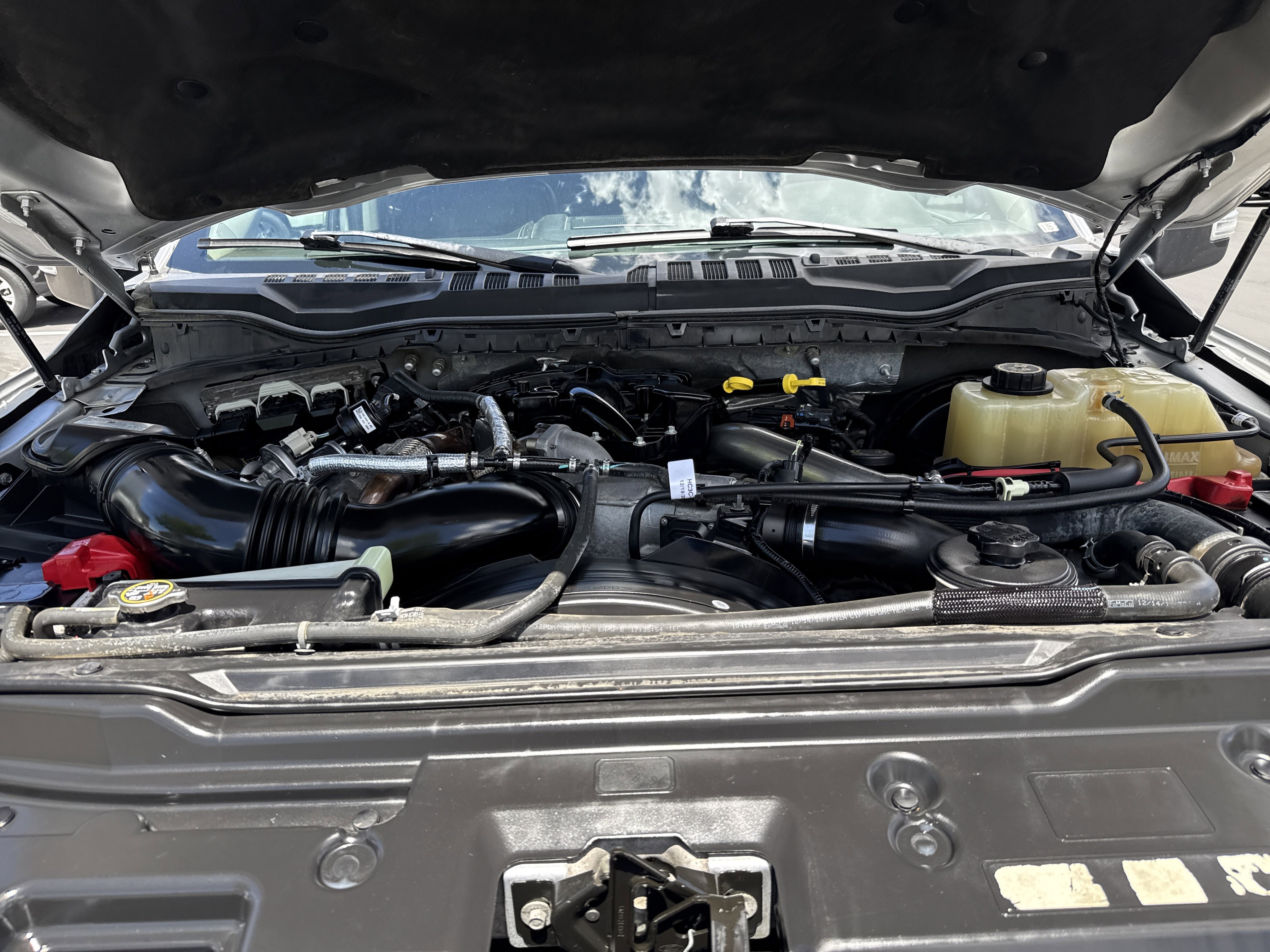 Used 2019 Ford F350 Lariat w/ Camper Package AWD/4WD image 30