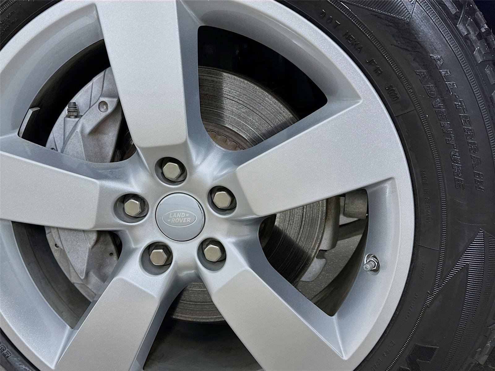 Used 2021 Land Rover Defender 90 First Edition image 10