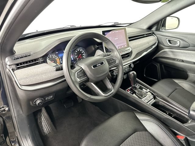 Used 2024 Jeep Compass Latitude AWD/4WD image 17