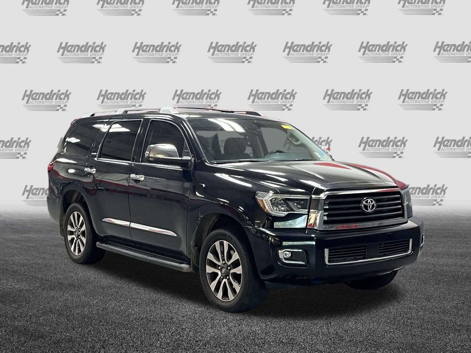 Used 2018 Toyota Sequoia Limited w/ Safety & Convenience Package AWD/4WD image 2