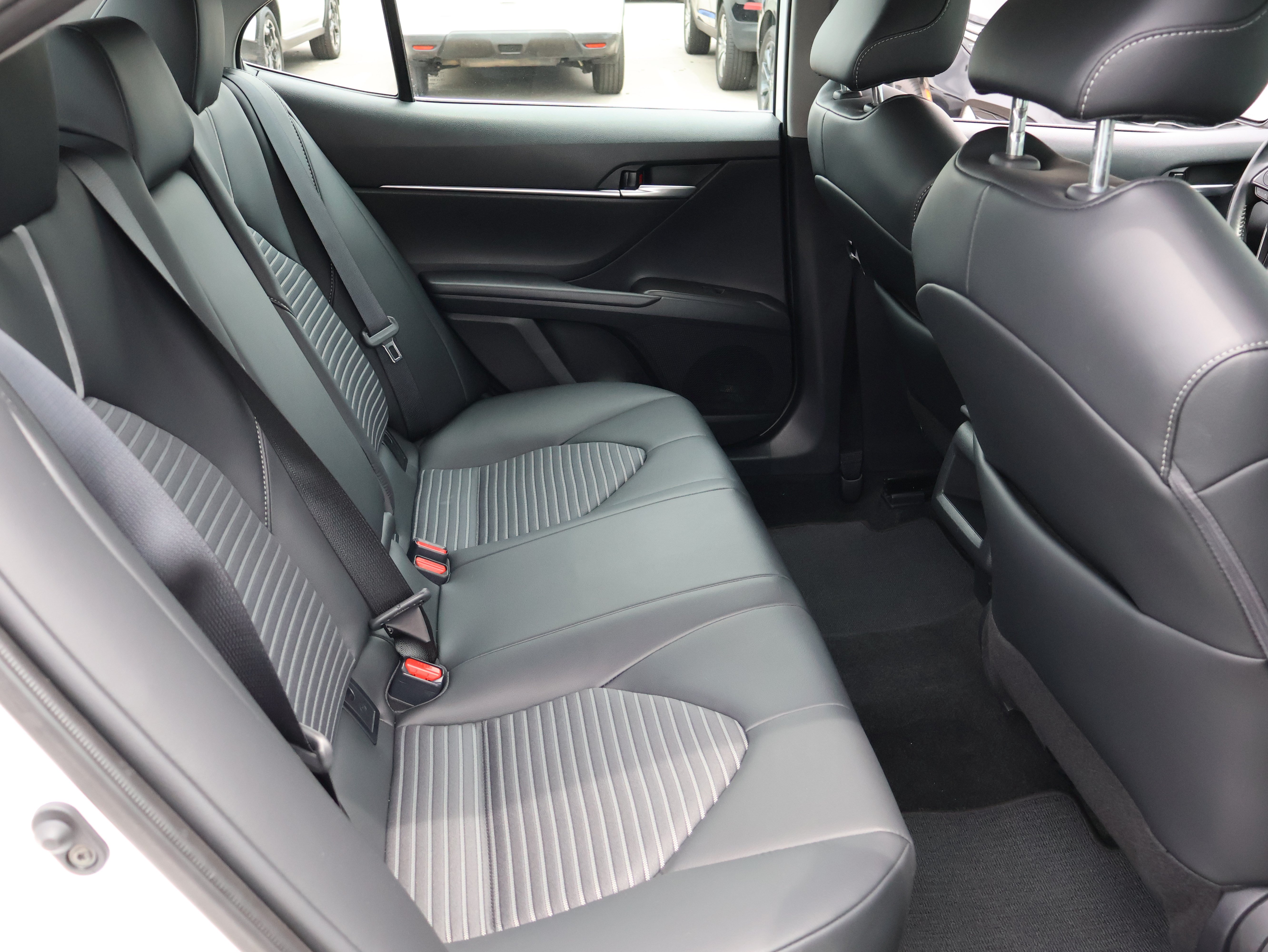 Used 2024 Toyota Camry SE w/ Convenience Package FWD image 12