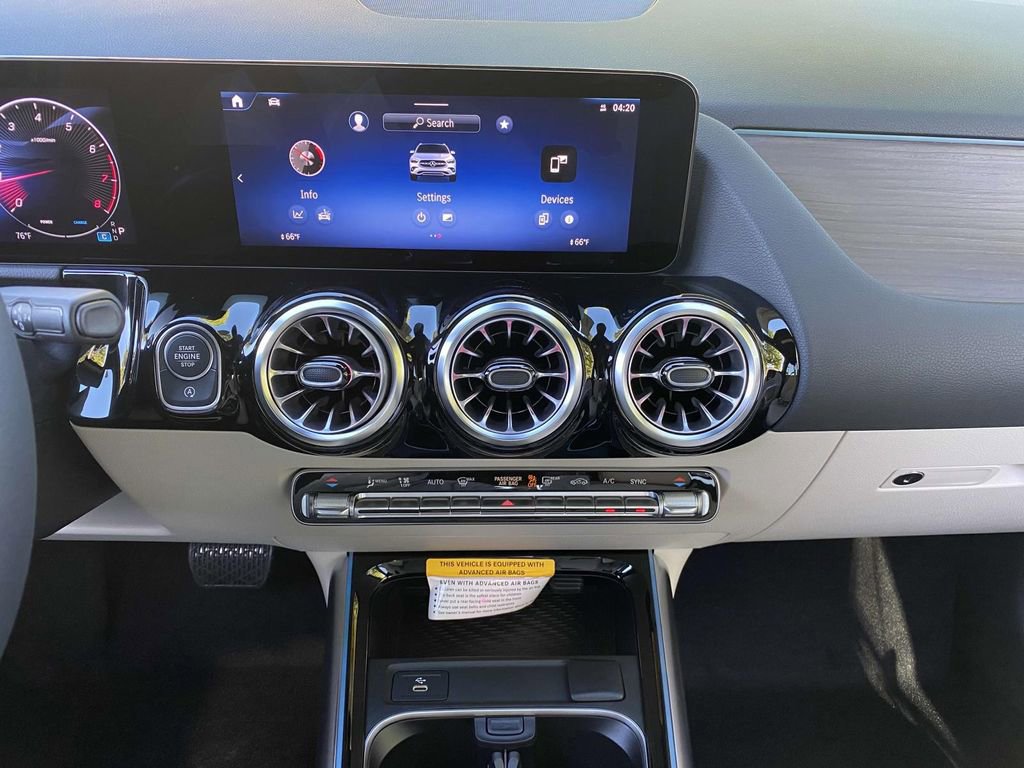 Certified 2025 Mercedes-Benz GLA 250 image 33