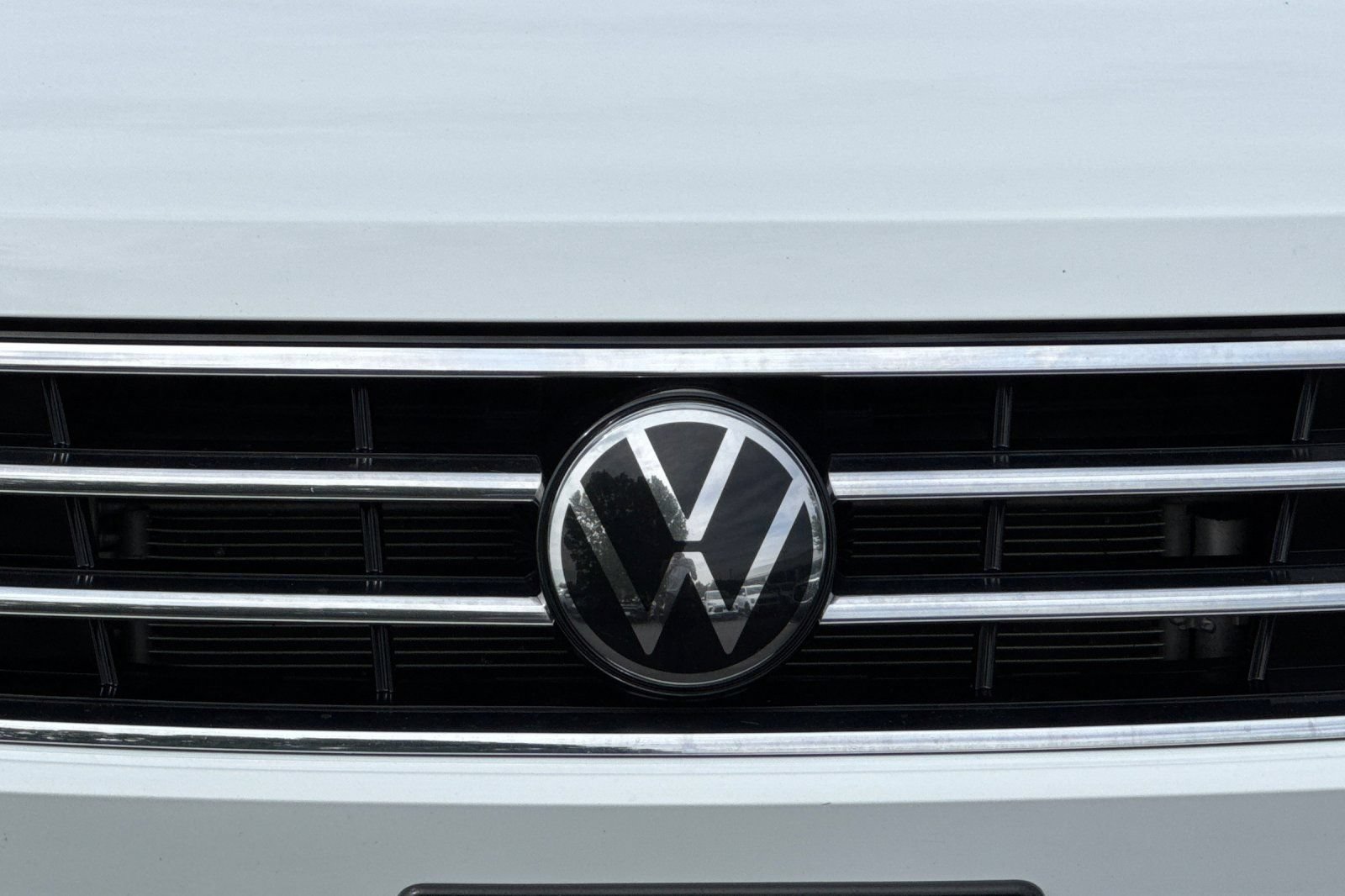 Used 2024 Volkswagen Tiguan Wolfsburg Edition FWD image 43
