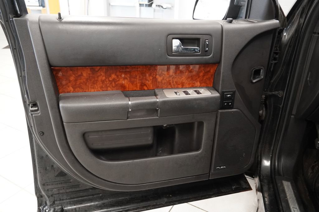 Used 2011 Ford Flex Limited w/ Trailer Tow Pkg Class III image 16