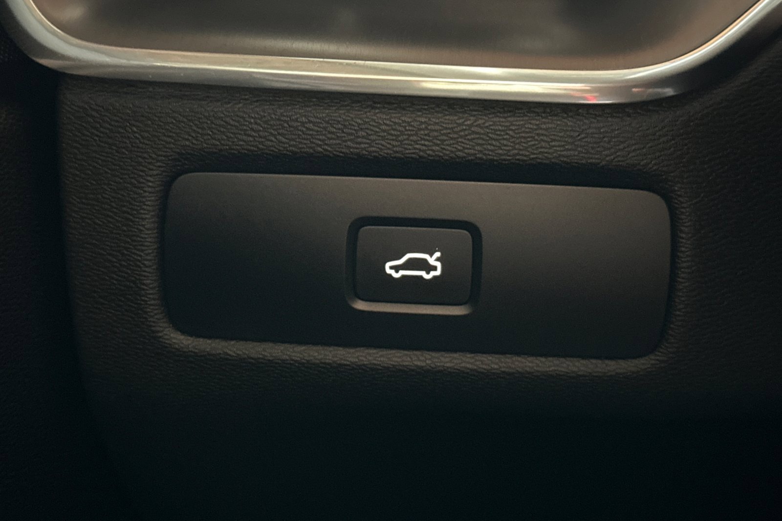 Used 2024 Volvo XC60 B5 Core image 36