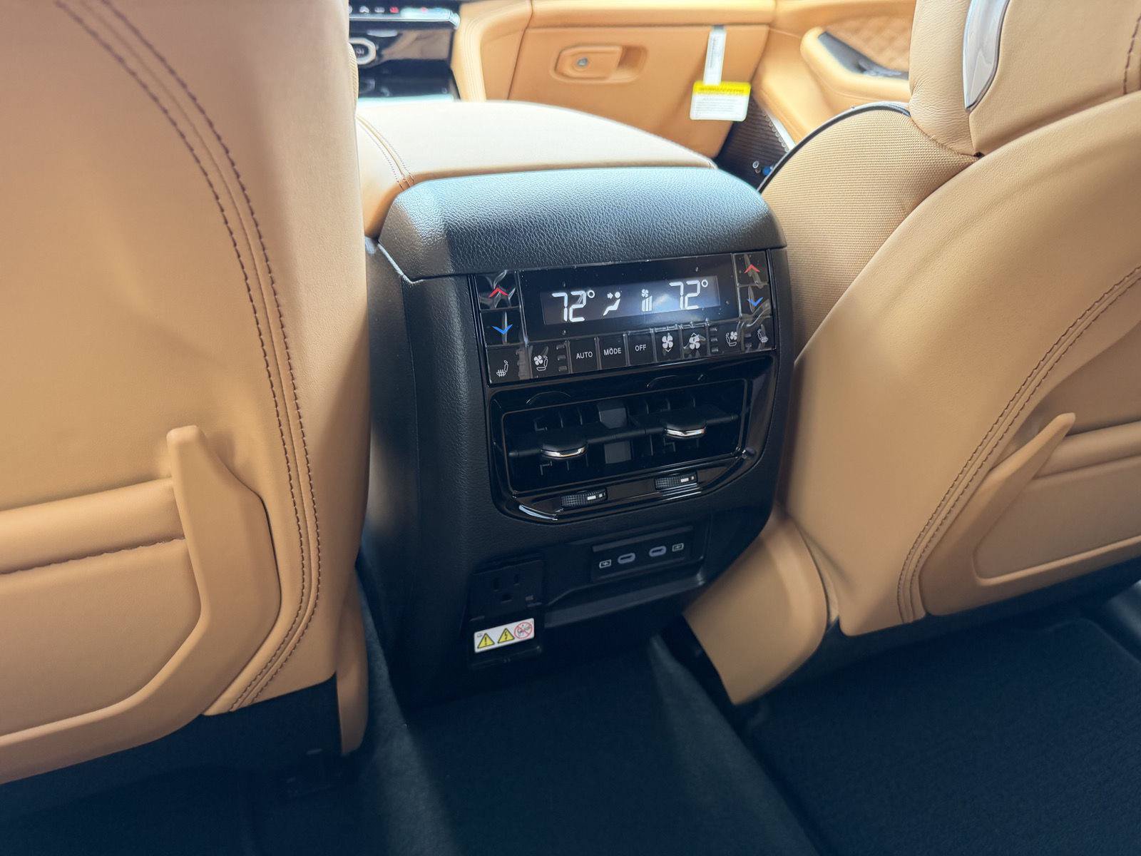 New 2026 Jeep Grand Cherokee Summit AWD/4WD image 9