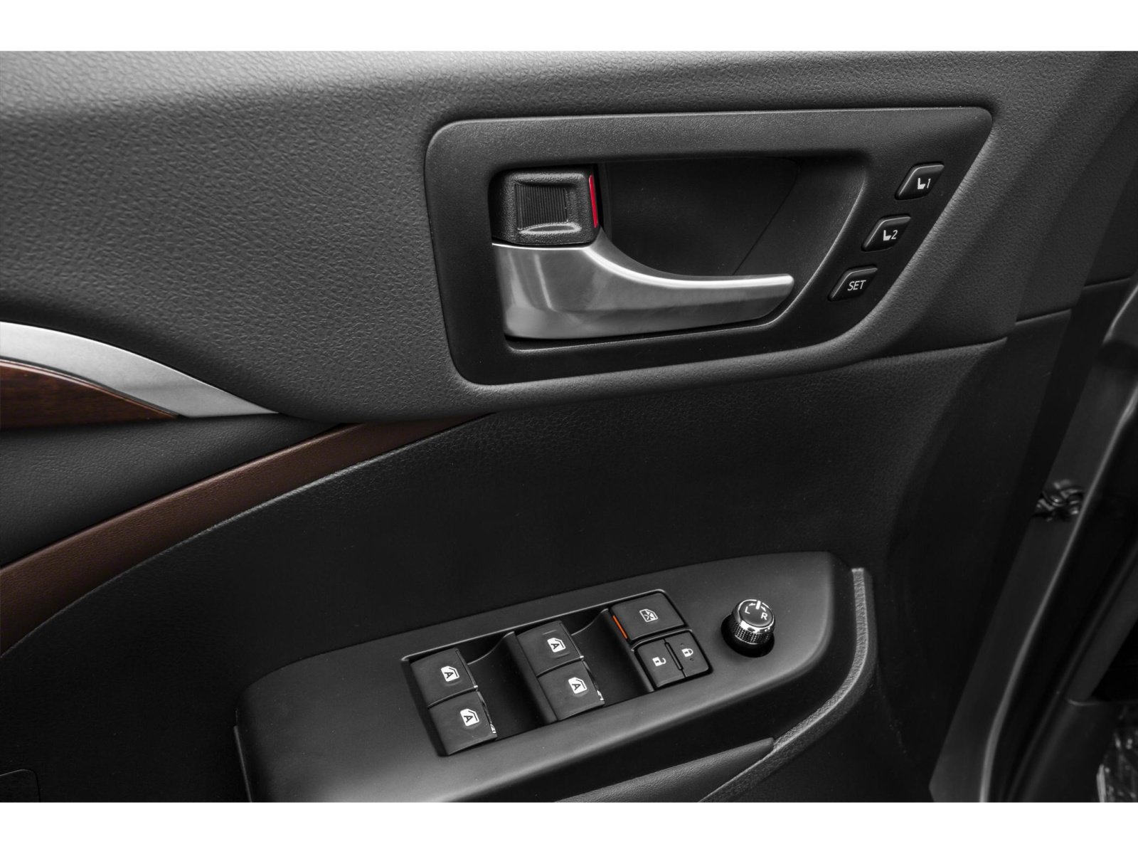 Used 2015 Toyota Highlander Limited Platinum image 15