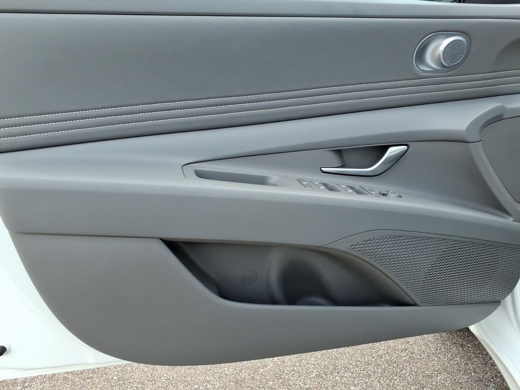 New 2026 Hyundai Elantra Sport FWD image 13