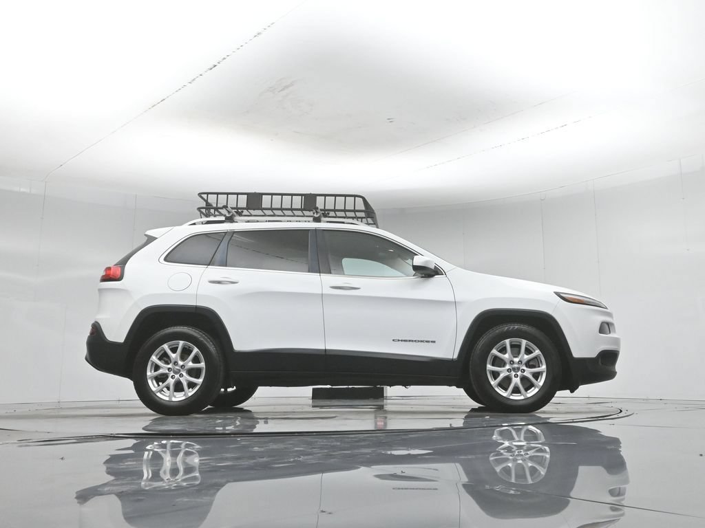 Used 2017 Jeep Cherokee Latitude FWD image 49