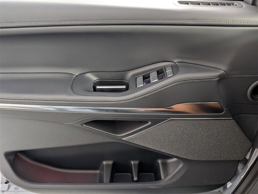New 2025 Lincoln Navigator L Reserve w/ Jet Appearance Package image 14