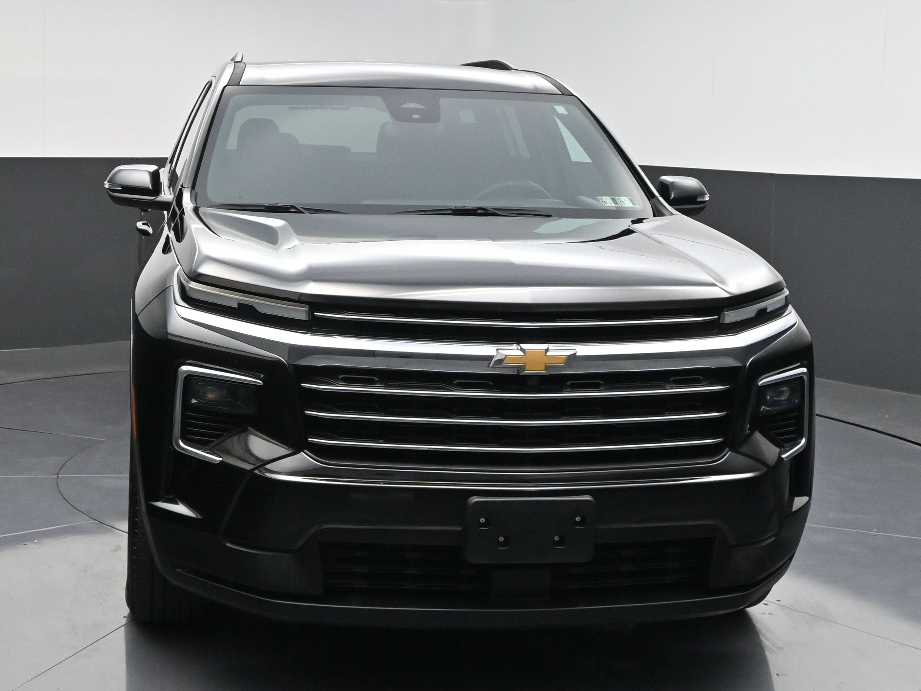 Certified 2025 Chevrolet Traverse LT FWD image 3