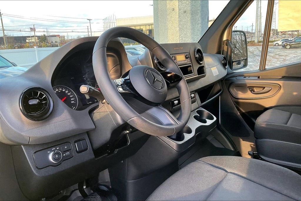 New 2025 Mercedes-Benz Sprinter 4500 image 4