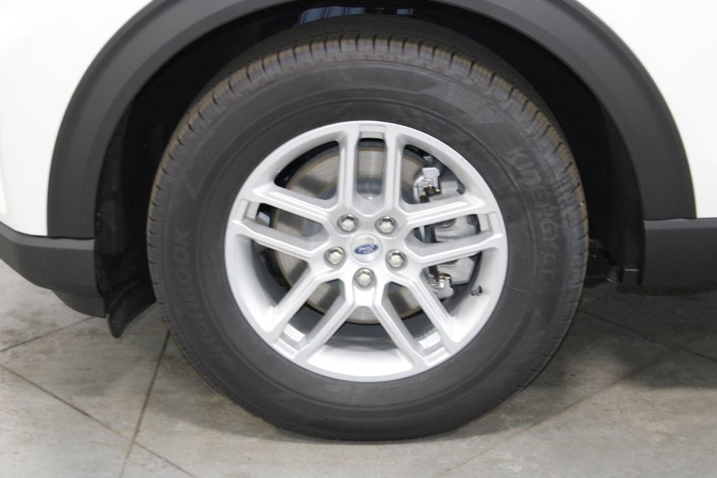 New 2026 Ford Explorer Active RWD image 18