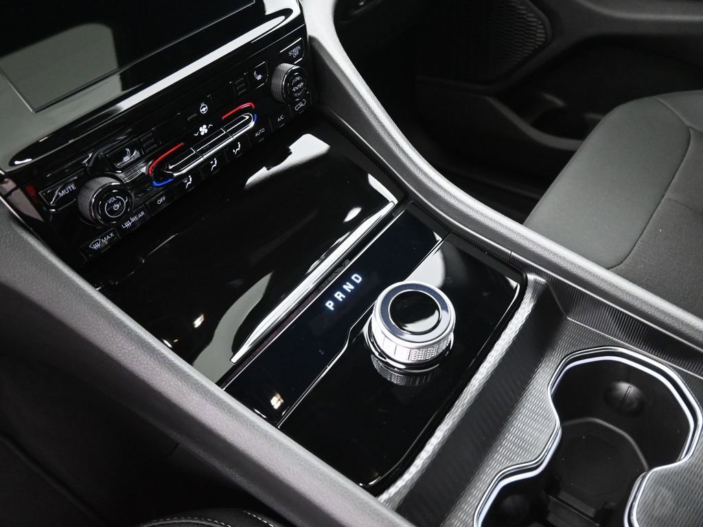 New 2025 Jeep Grand Cherokee L Laredo w/ Luxury Tech Group I image 9