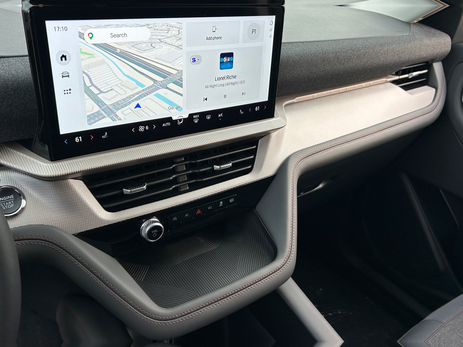 New 2026 Ford Explorer Active RWD image 11