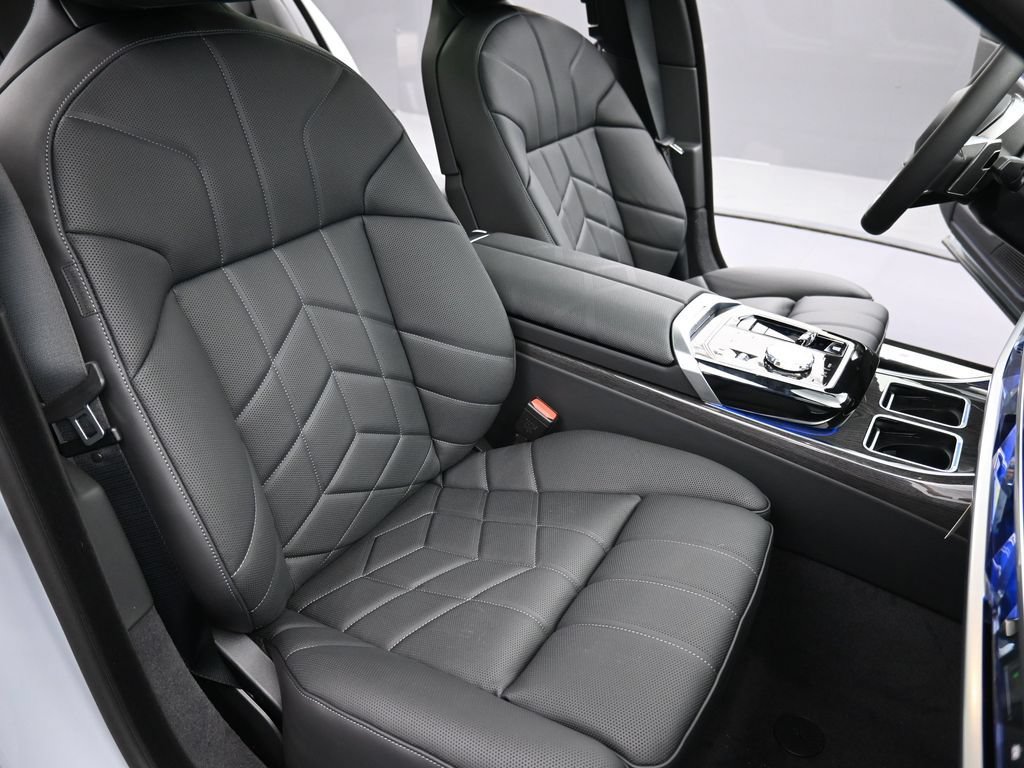 New 2026 BMW 740i xDrive w/ Executive Package AWD/4WD image 23