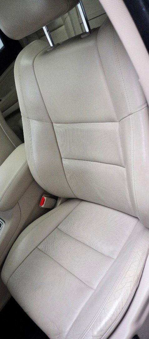 Used 2015 Jeep Grand Cherokee Limited w/ Luxury Group II image 4