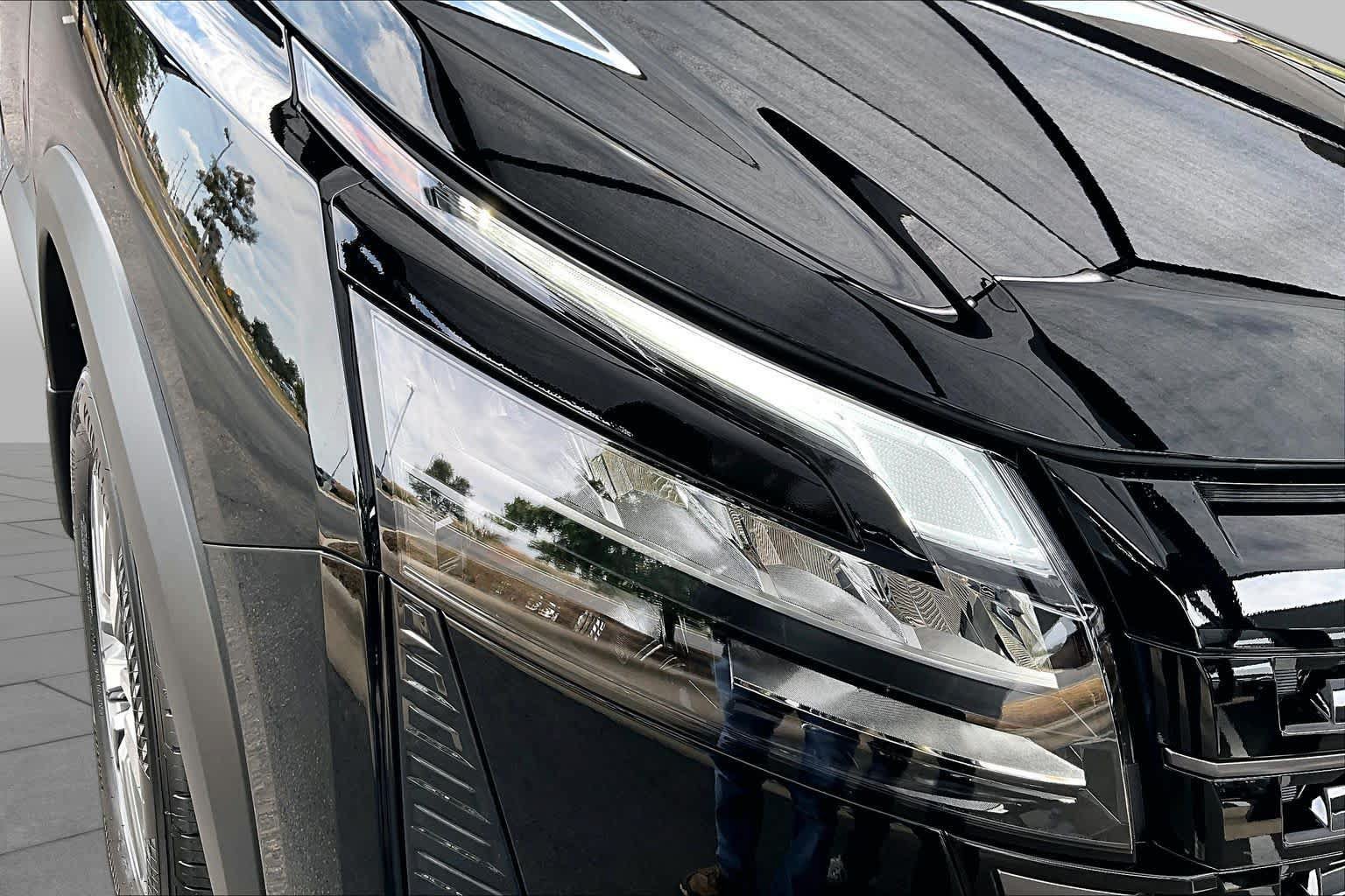 New 2026 Nissan Pathfinder SL FWD image 13