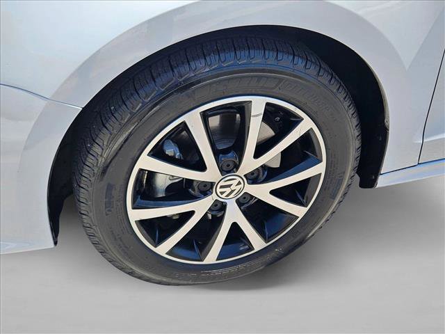 Used 2017 Volkswagen Jetta SE FWD image 23