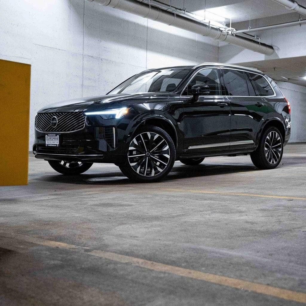 New 2026 Volvo XC90 B6 Plus w/ Protection Package Premier