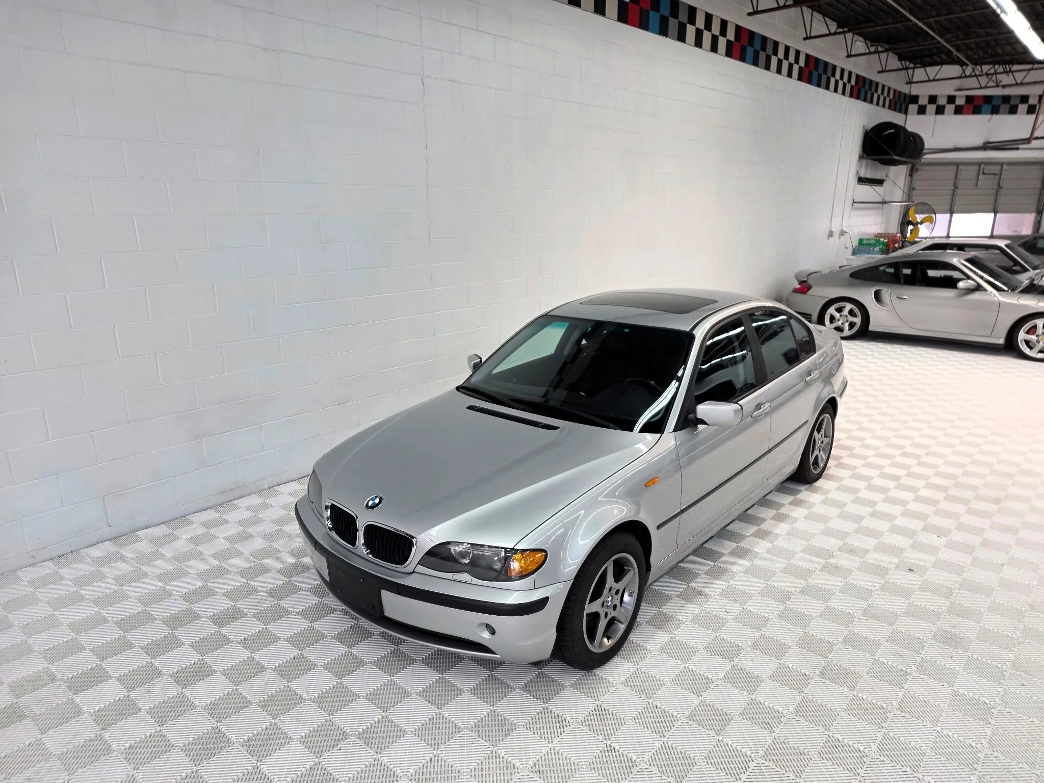 Used 2003 BMW 325i Sedan image 4